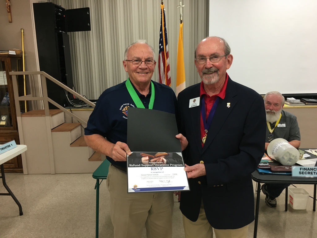 Rick Phillips receives Refund Support Vocations Program award